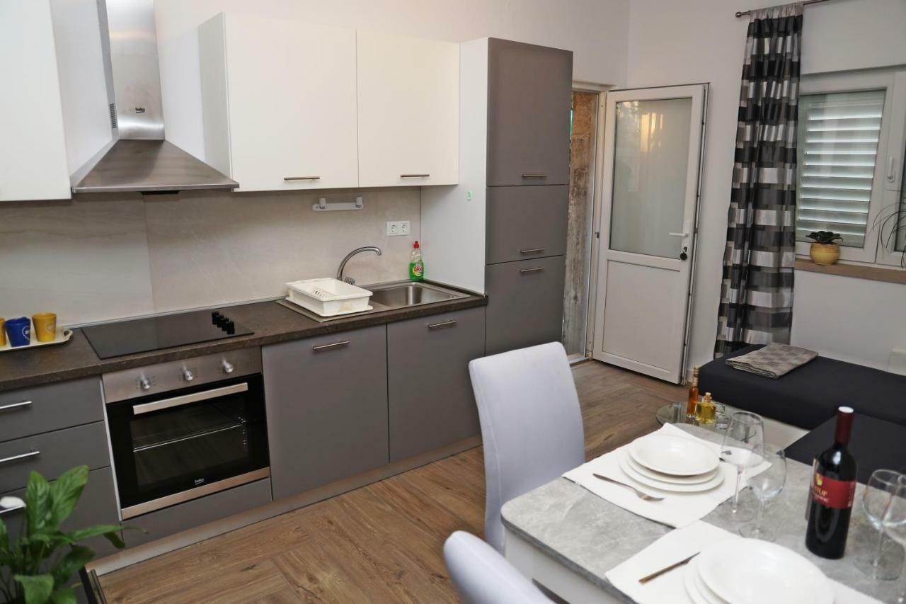 Apartment R&M Lumbarda Exteriör bild